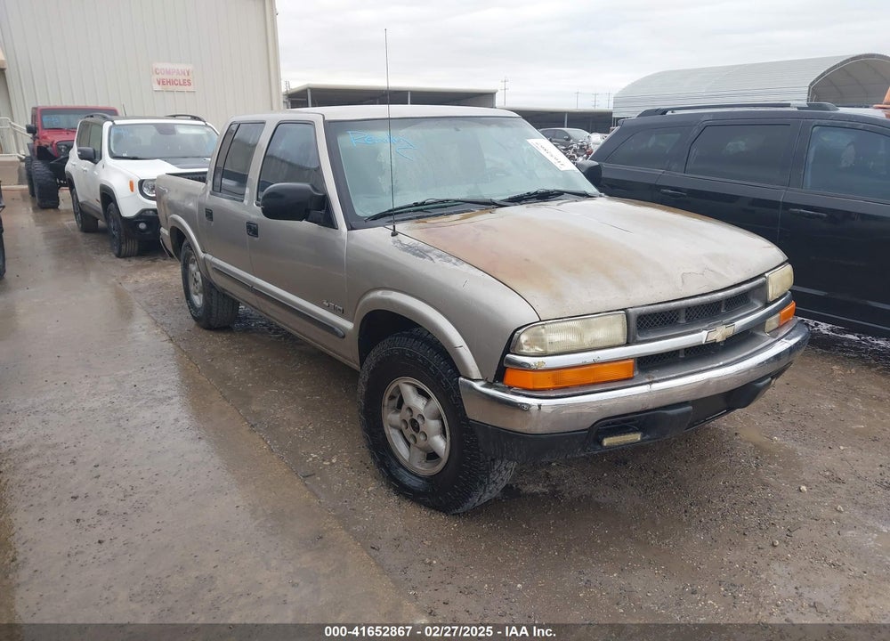 2002 CHEVROLET S-10 LS VIN: 1GCDT13WX2K196938