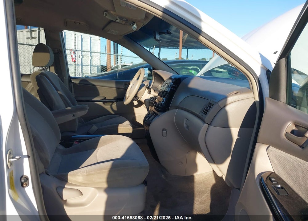2004 TOYOTA SIENNA LE VIN: 5TDZA23C94S092959