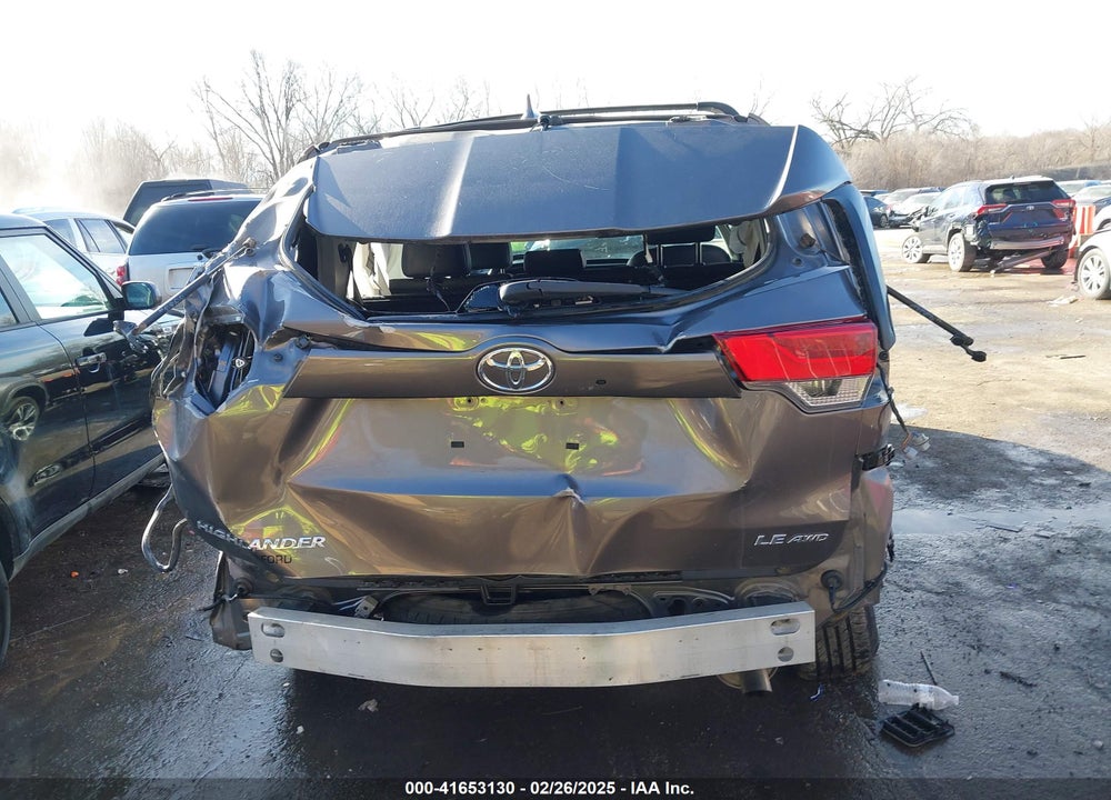 2019 TOYOTA HIGHLANDER VIN: 5TDBZRFH7KS978415