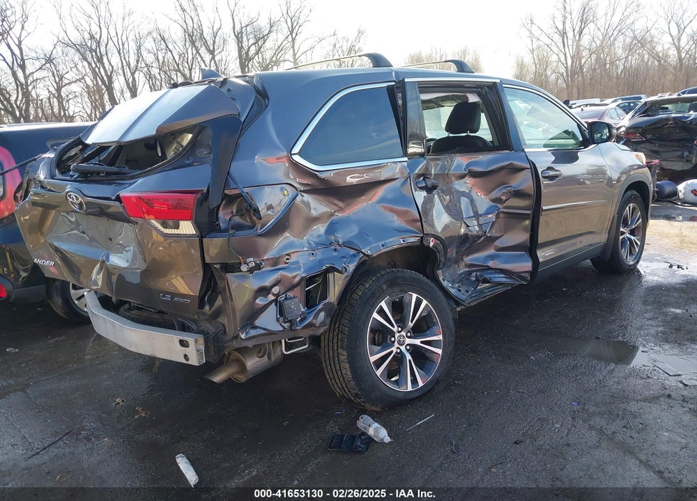 2019 TOYOTA HIGHLANDER VIN: 5TDBZRFH7KS978415