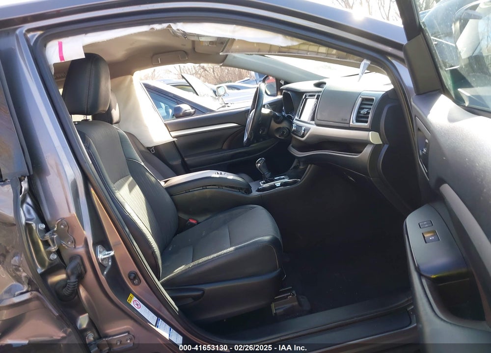 2019 TOYOTA HIGHLANDER VIN: 5TDBZRFH7KS978415