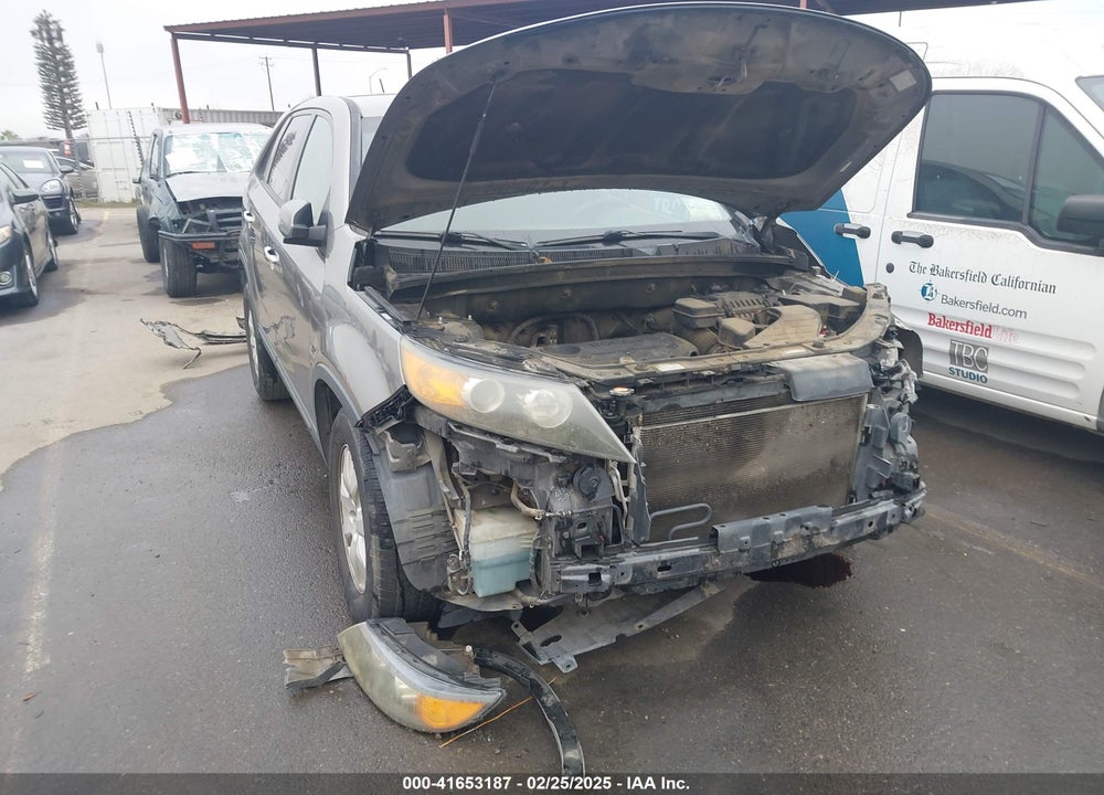 2011 KIA SORENTO VIN: 5XYKT3A10BG080826