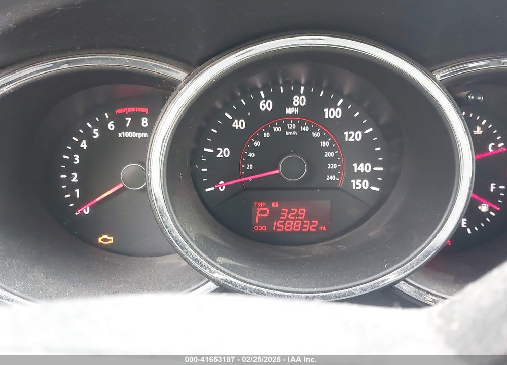 2011 KIA SORENTO VIN: 5XYKT3A10BG080826