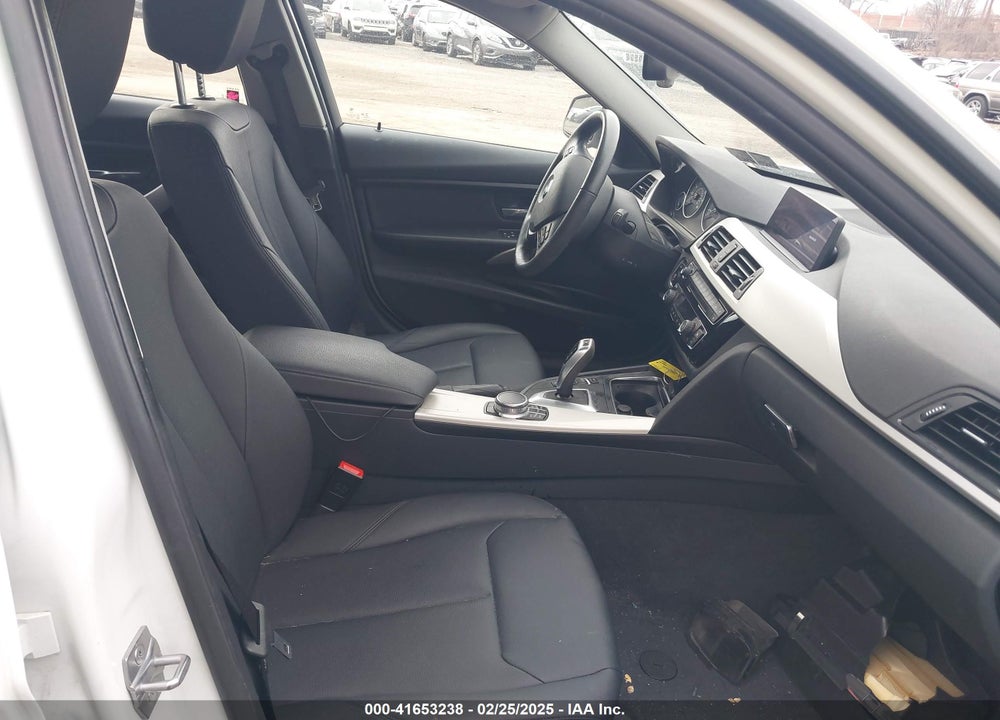 2017 BMW 320I XDRIVE VIN: WBA8E5G35HNU43192