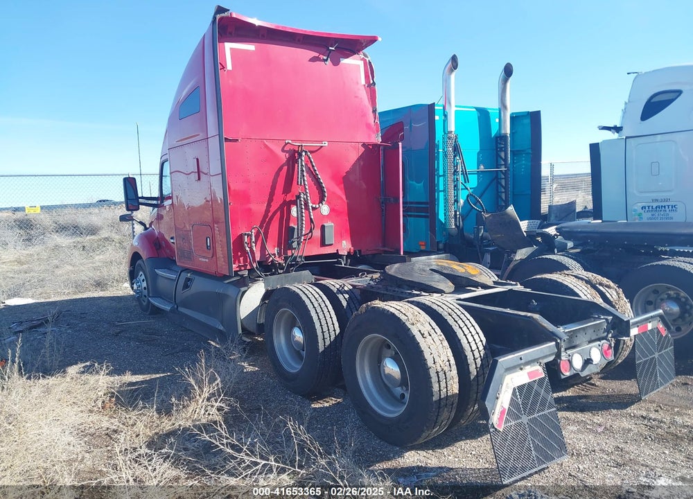 2020 KENWORTH T680 VIN: 1XKYD49X9LJ372910
