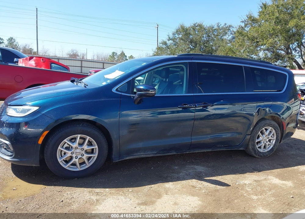 2022 CHRYSLER PACIFICA TOURING L VIN: 2C4RC1BG6NR182203