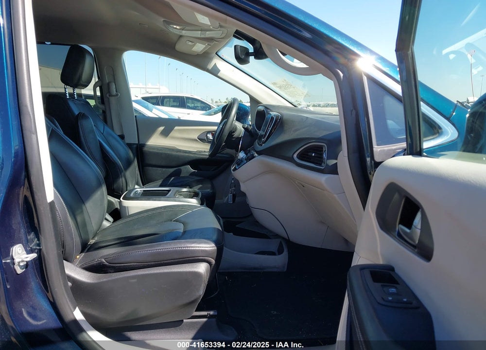 2022 CHRYSLER PACIFICA TOURING L VIN: 2C4RC1BG6NR182203