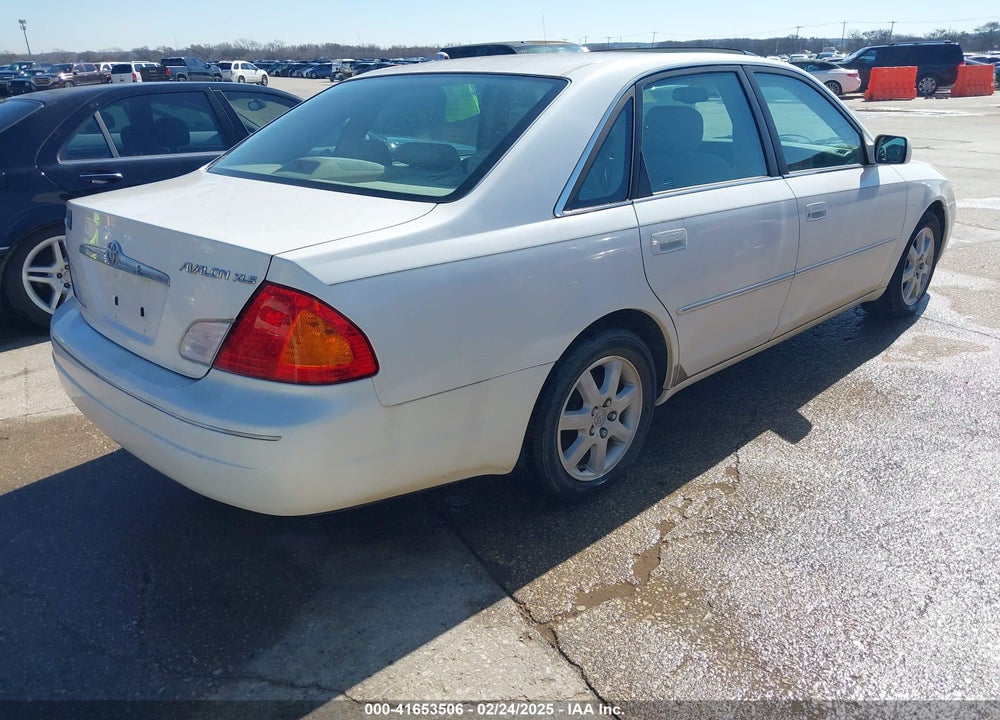 2000 TOYOTA AVALON XLS VIN: 4T1BF28B4YU030918