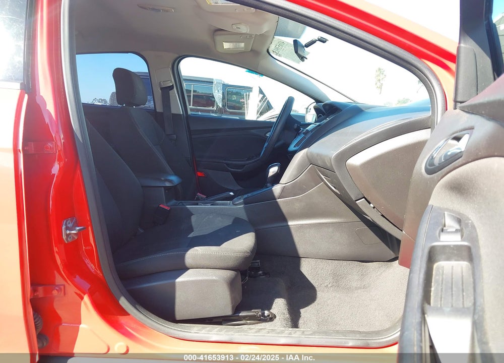 2016 FORD FOCUS VIN: 1FADP3F29GL272035