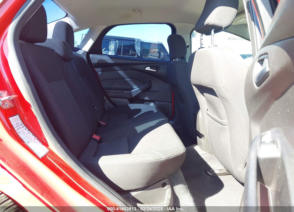 2016 FORD FOCUS VIN: 1FADP3F29GL272035