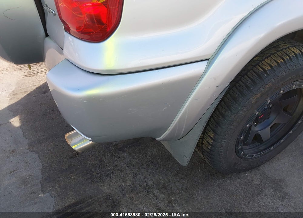 2005 TOYOTA RAV4 VIN: JTEHD20V550059210