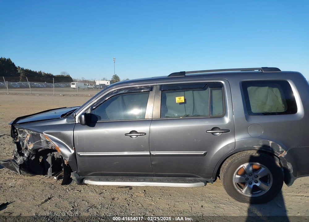 2011 HONDA PILOT EX-L VIN: 5FNYF4H59BB040610