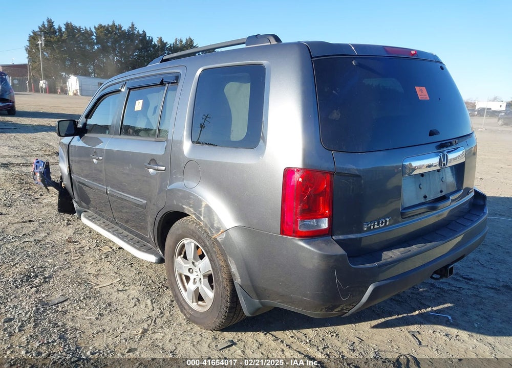 2011 HONDA PILOT EX-L VIN: 5FNYF4H59BB040610