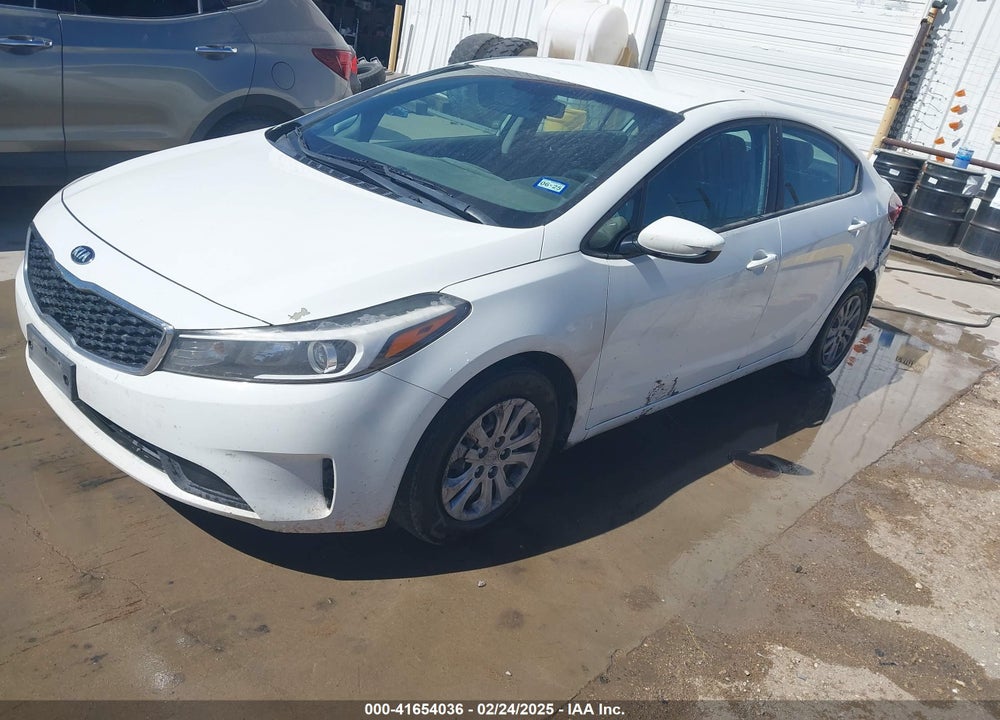 2017 KIA FORTE VIN: 3KPFK4A71HE103812