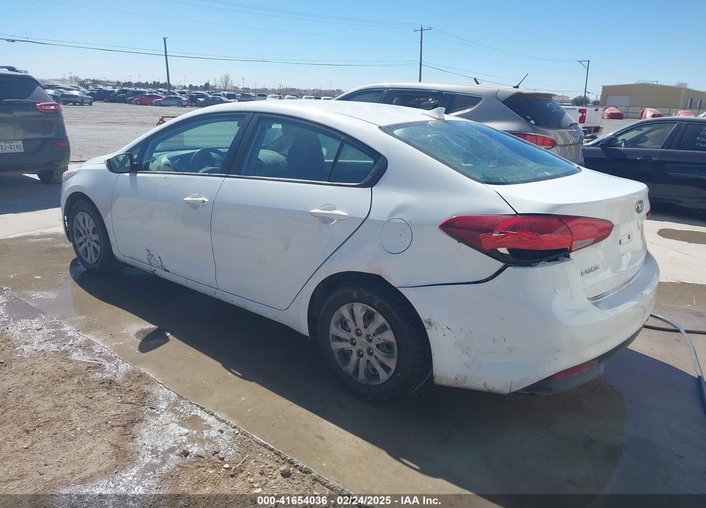 2017 KIA FORTE VIN: 3KPFK4A71HE103812