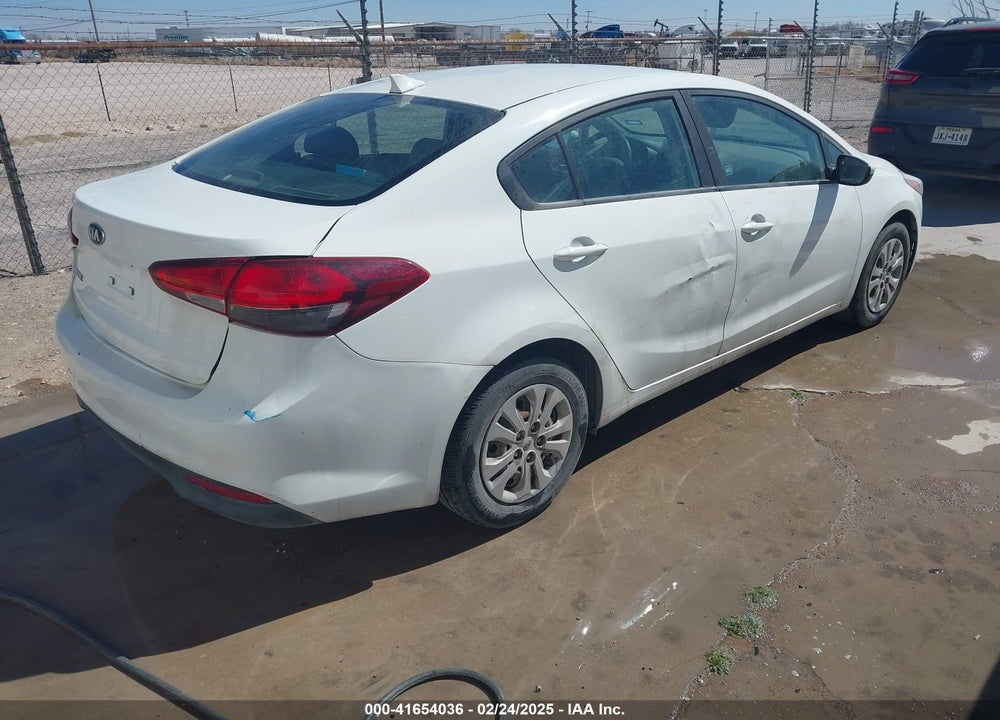 2017 KIA FORTE VIN: 3KPFK4A71HE103812