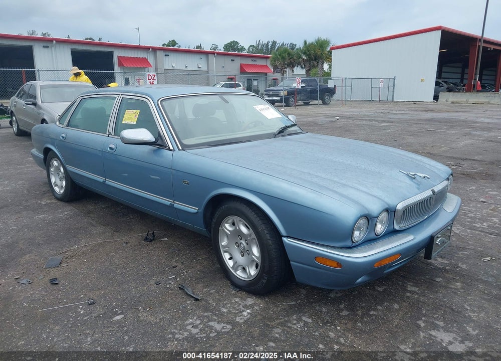 2002 JAGUAR XJ8 VANDEN PLAS VIN: SAJDA24C32LF45422
