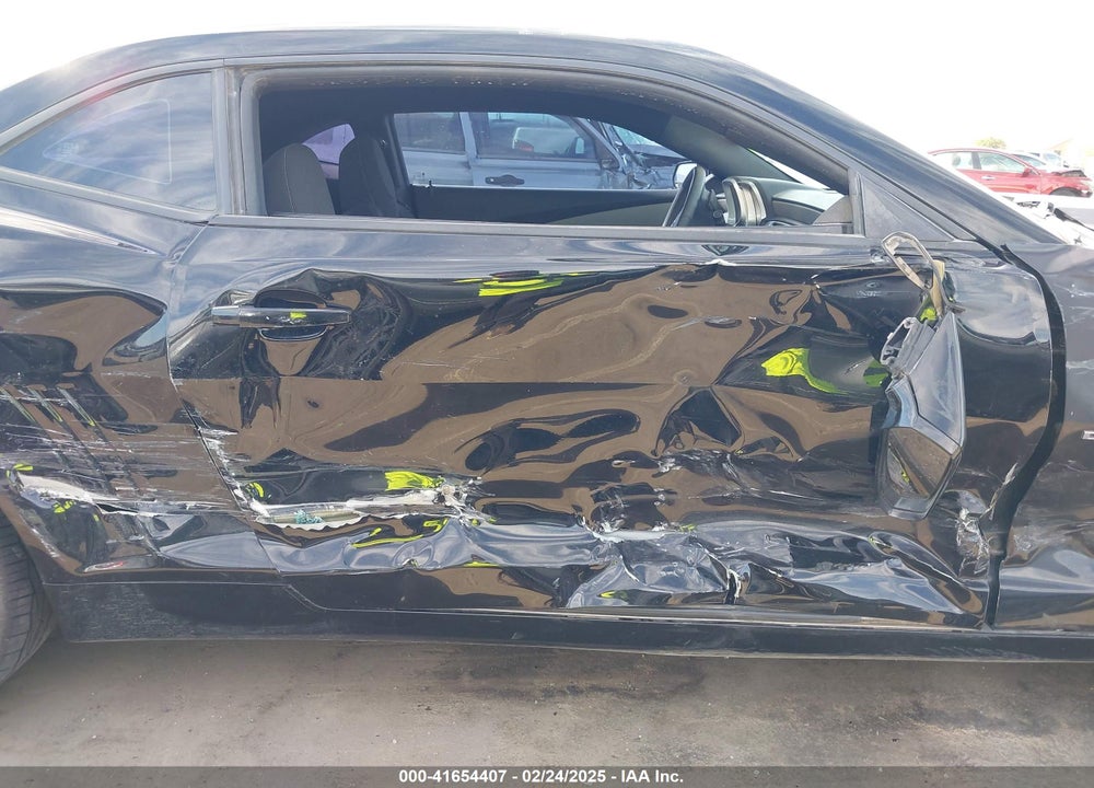 2015 CHEVROLET CAMARO VIN: 2G1FB1E38F9306352