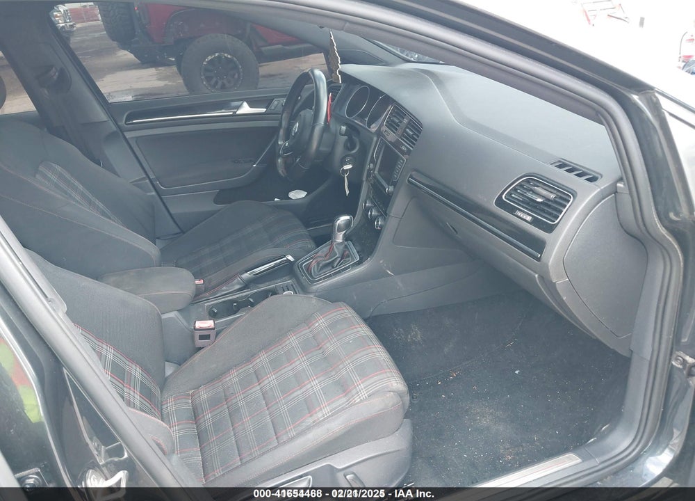 2017 VOLKSWAGEN GTI VIN: 3VW4T7AU8HM065610