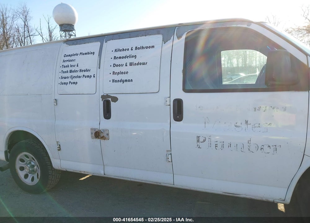 2010 CHEVROLET EXPRESS 1500 WORK VAN VIN: 1GCUGADX0A1150597