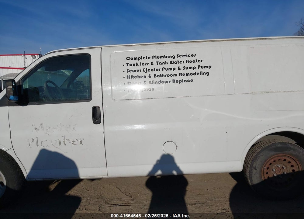 2010 CHEVROLET EXPRESS 1500 WORK VAN VIN: 1GCUGADX0A1150597