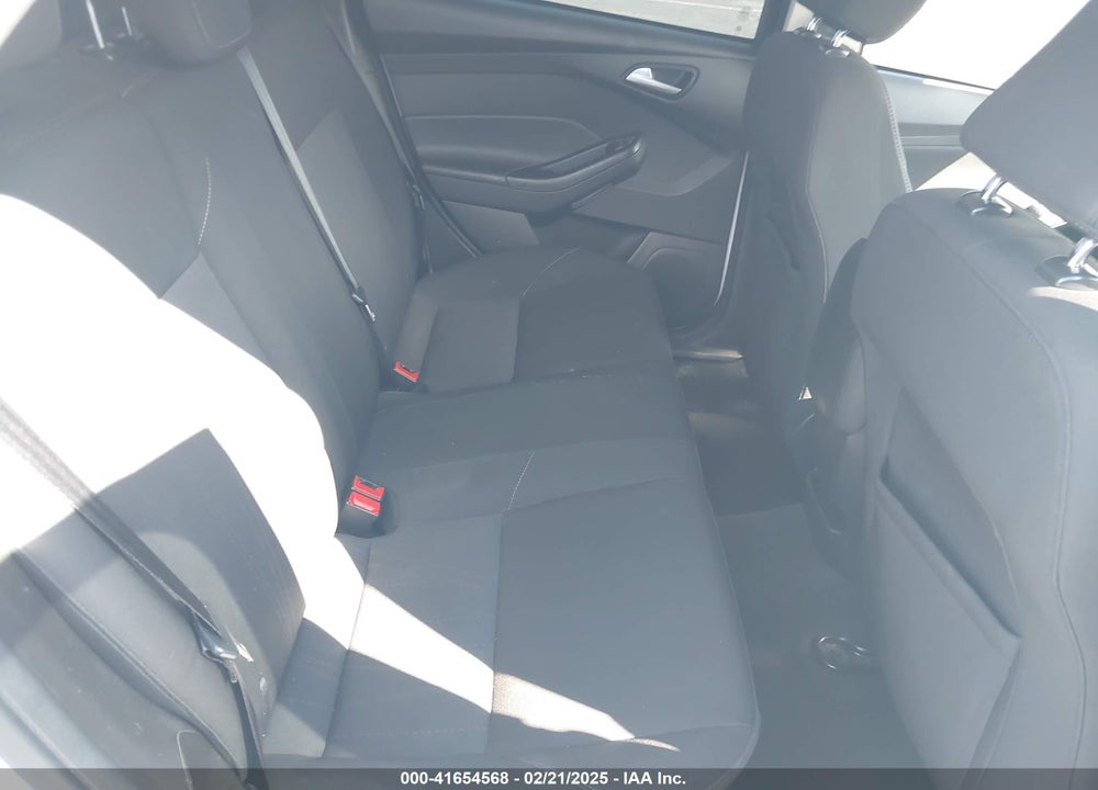 2017 FORD FOCUS VIN: 1FADP3F22HL217301