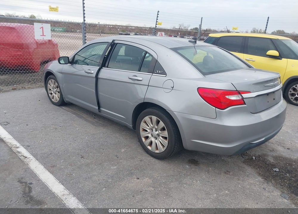 2014 CHRYSLER 200 VIN: 1C3CCBAB3EN209425