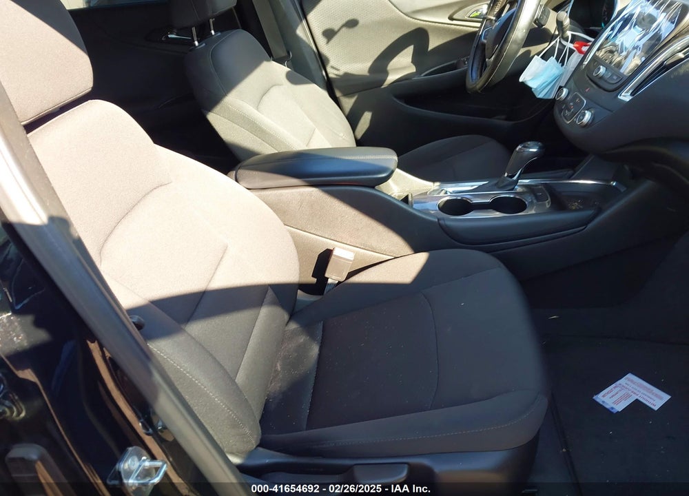 2018 CHEVROLET MALIBU VIN: 1G1ZD5ST2JF235796