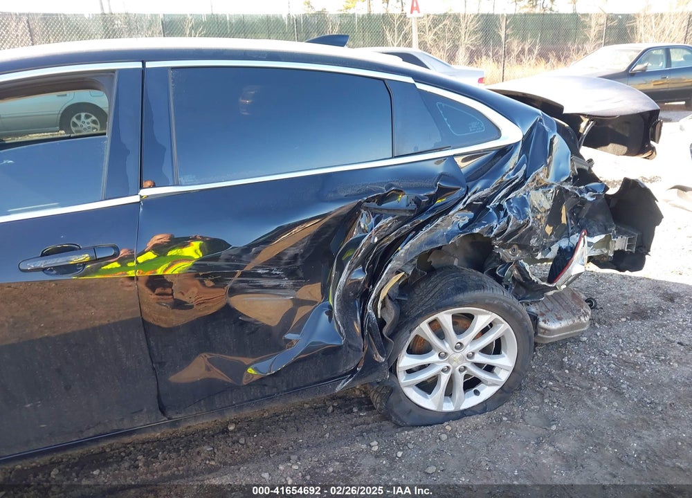 2018 CHEVROLET MALIBU VIN: 1G1ZD5ST2JF235796
