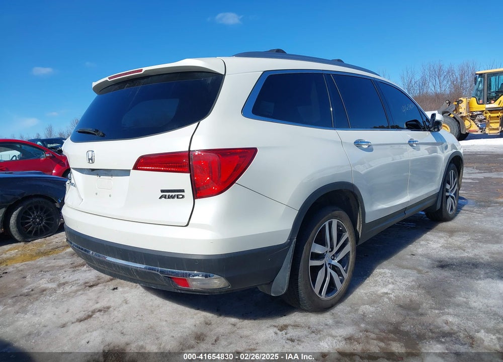 2017 HONDA PILOT VIN: 5FNYF6H98HB098327