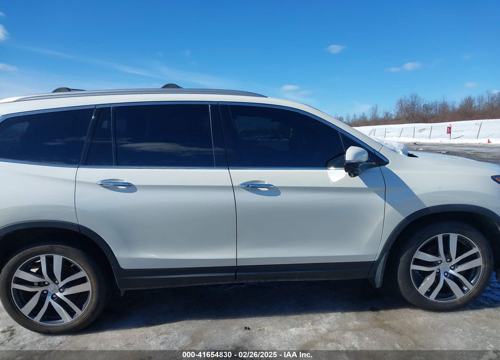 2017 HONDA PILOT VIN: 5FNYF6H98HB098327