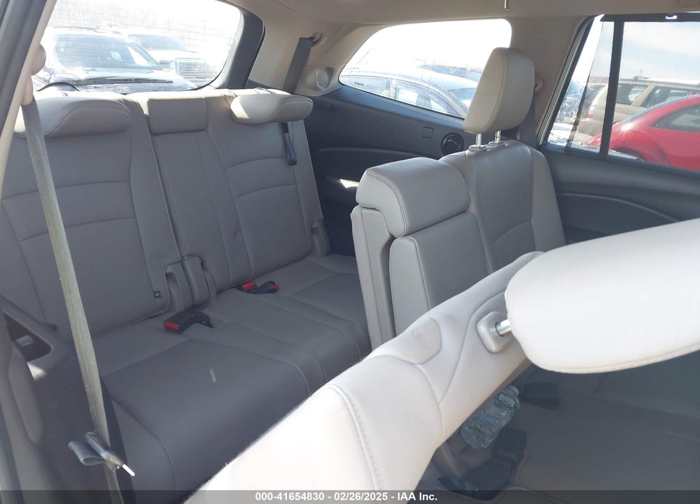 2017 HONDA PILOT VIN: 5FNYF6H98HB098327