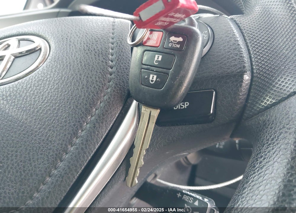 2015 TOYOTA COROLLA LE VIN: 5YFBURHE5FP287285
