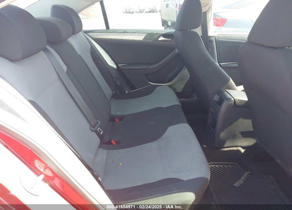 2017 VOLKSWAGEN JETTA VIN: 3VW2B7AJ2HM207207