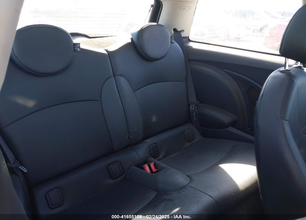 2010 MINI COOPER VIN: WMWMF3C59ATZ23728