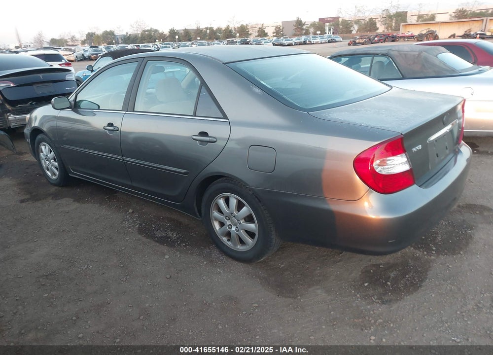 2002 TOYOTA CAMRY XLE VIN: JTDBE30K020080271