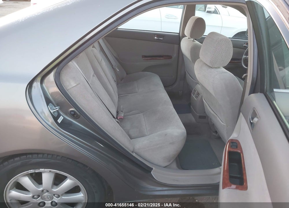 2002 TOYOTA CAMRY XLE VIN: JTDBE30K020080271