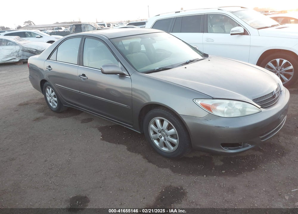 2002 TOYOTA CAMRY XLE VIN: JTDBE30K020080271