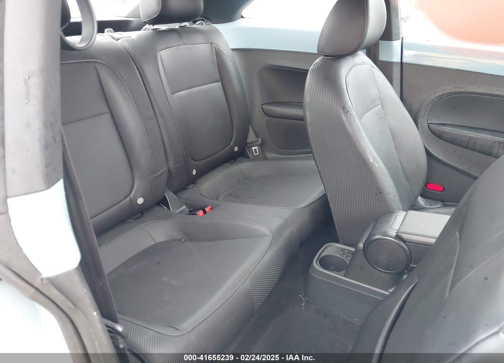 2014 VOLKSWAGEN BEETLE VIN: 3VWJL7AT0EM659291
