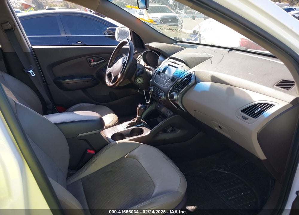 2015 HYUNDAI TUCSON VIN: KM8JU3AG8FU086645