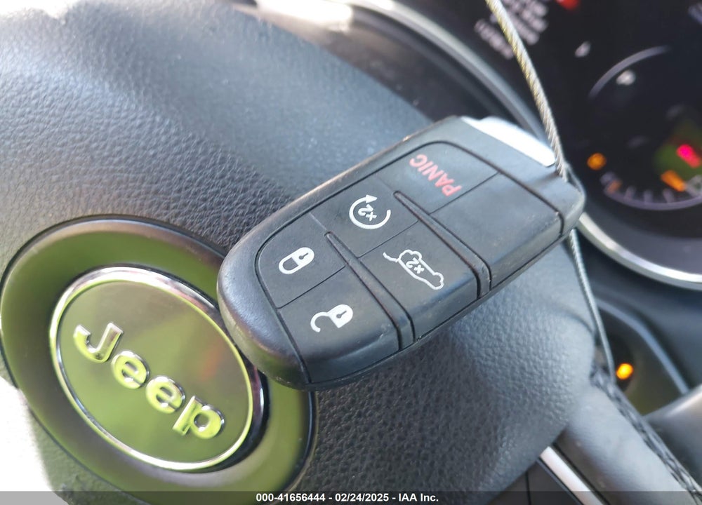 2015 JEEP GRAND CHEROKEE ALTITUDE VIN: 1C4RJFAG4FC924869