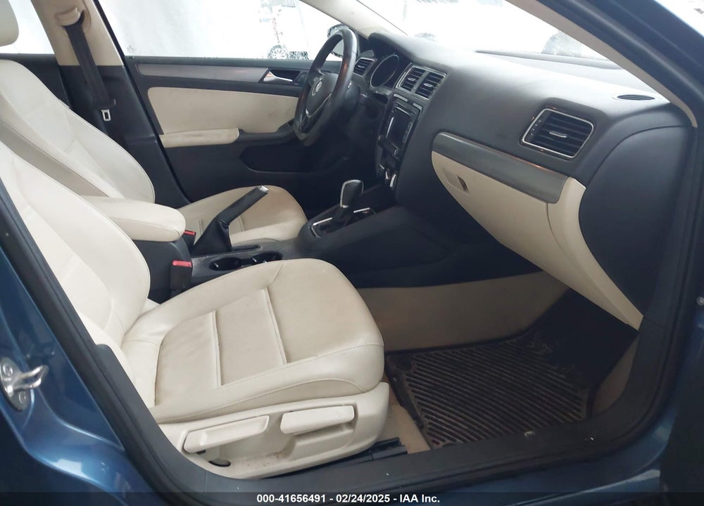 2015 VOLKSWAGEN JETTA VIN: 3VWLA7AJ0FM225662