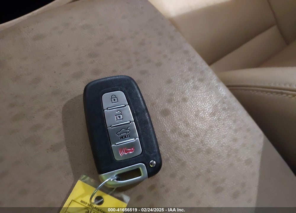 2012 HYUNDAI GENESIS VIN: KMHGC4DD7CU151324
