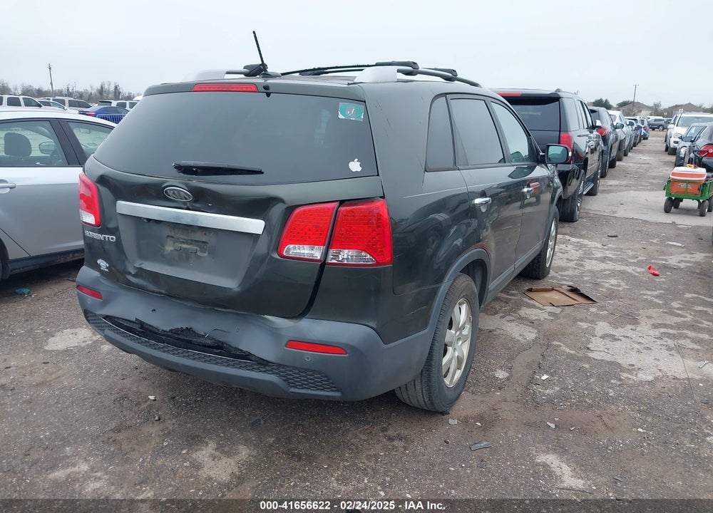 2011 KIA SORENTO VIN: 5XYKT4A16BG140369