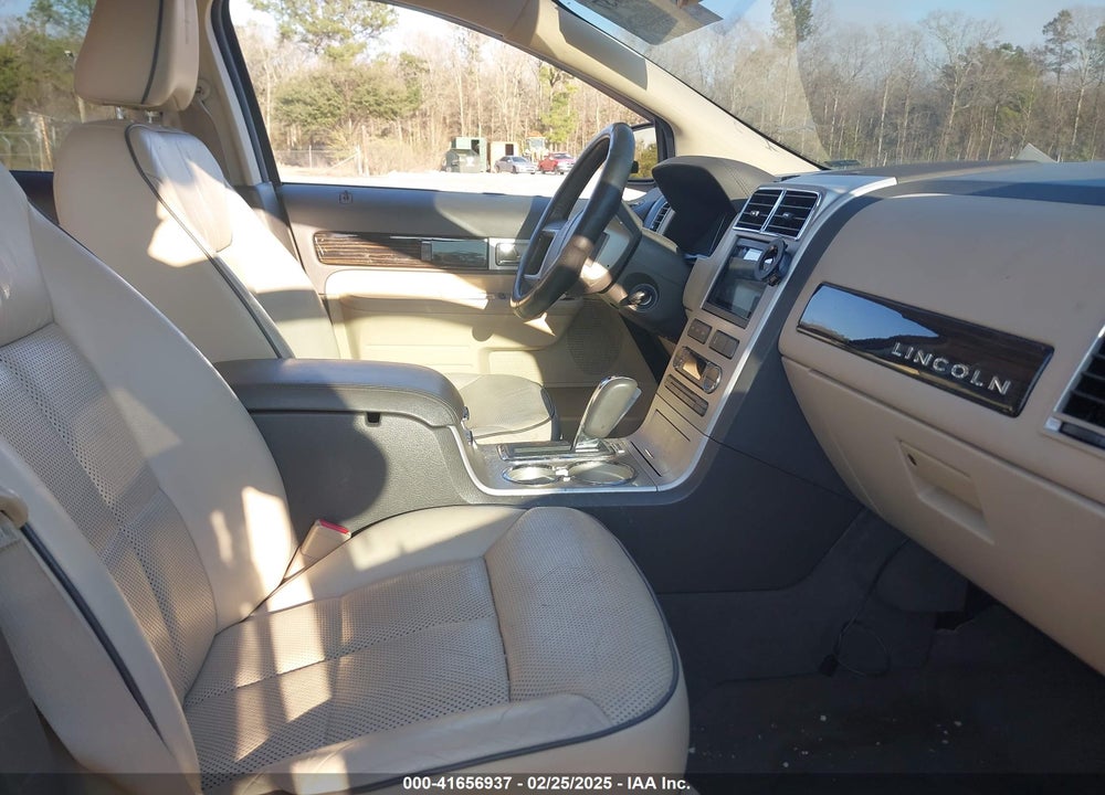 2009 LINCOLN MKX VIN: 2LMDU88C89BJ00880
