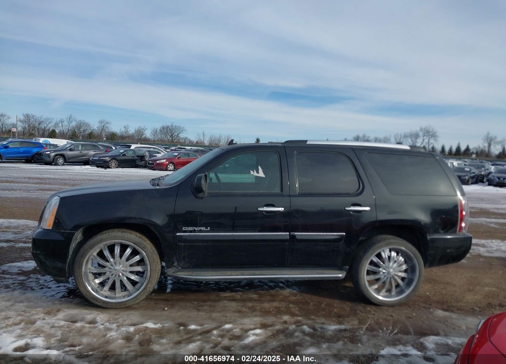 2008 GMC YUKON DENALI VIN: 1GKFK63818J199627