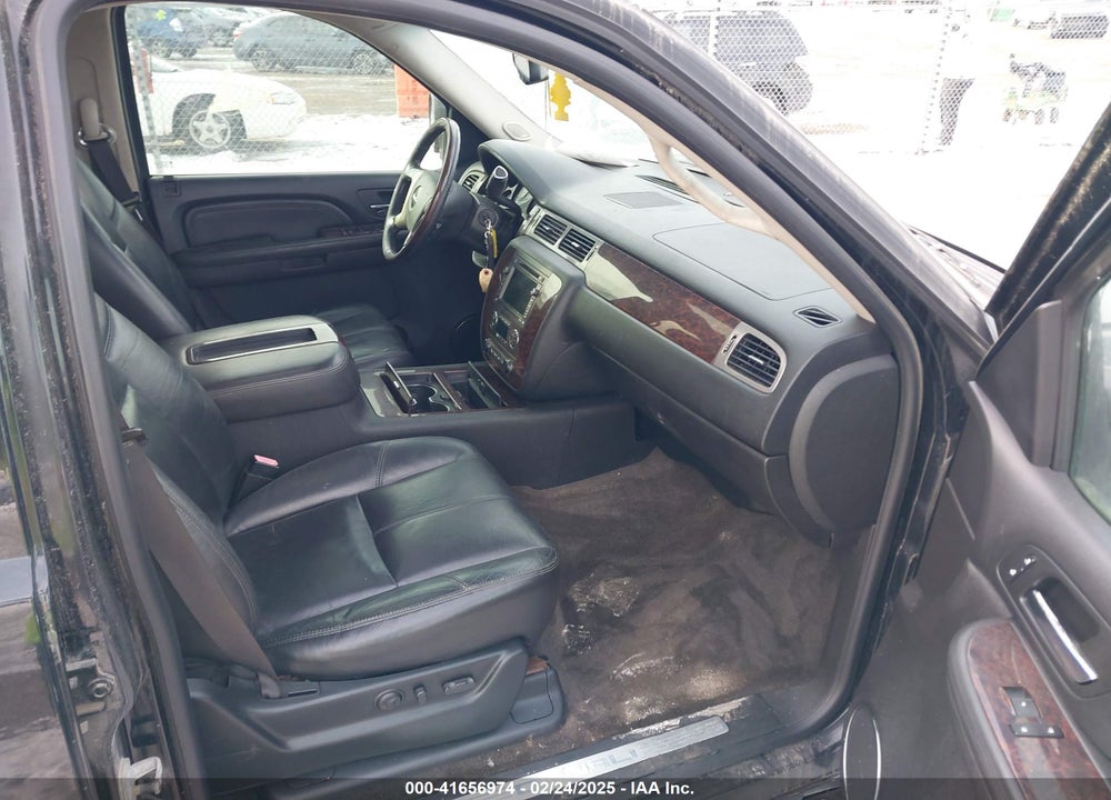 2008 GMC YUKON DENALI VIN: 1GKFK63818J199627