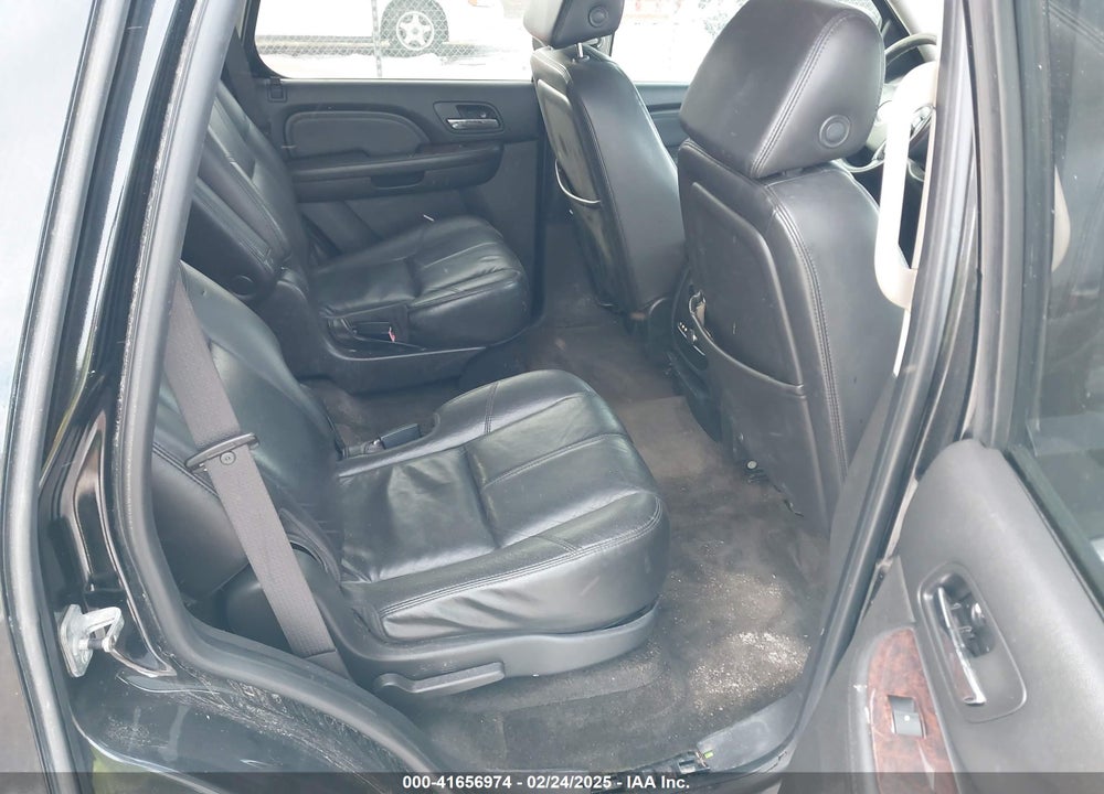 2008 GMC YUKON DENALI VIN: 1GKFK63818J199627