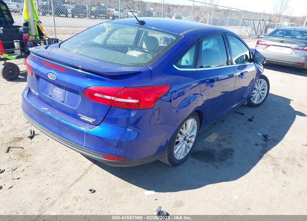 2015 FORD FOCUS VIN: 1FADP3J21FL201000