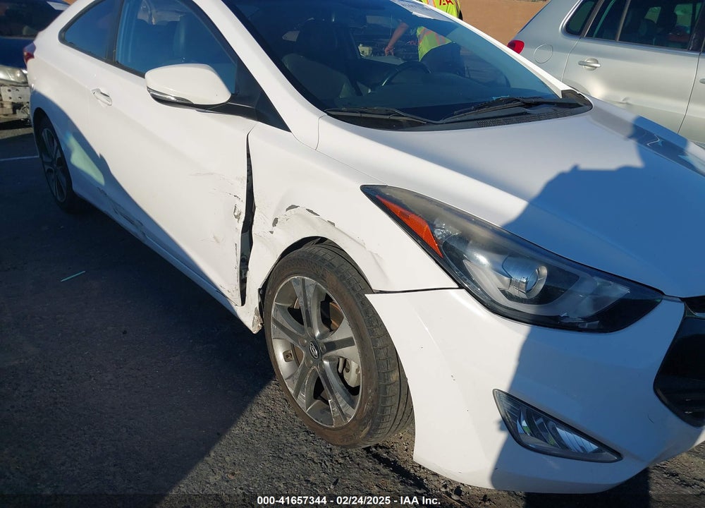 2014 HYUNDAI ELANTRA VIN: KMHDH6AH6EU024011